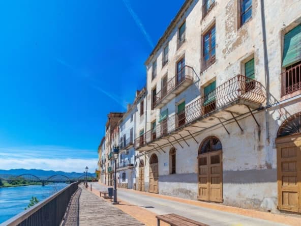 Mora d'Ebre property