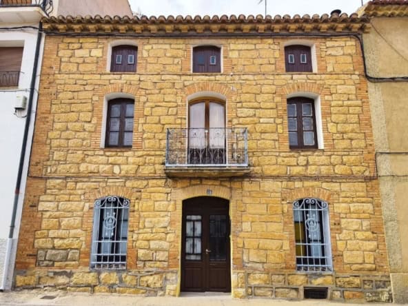 monreal del campo property